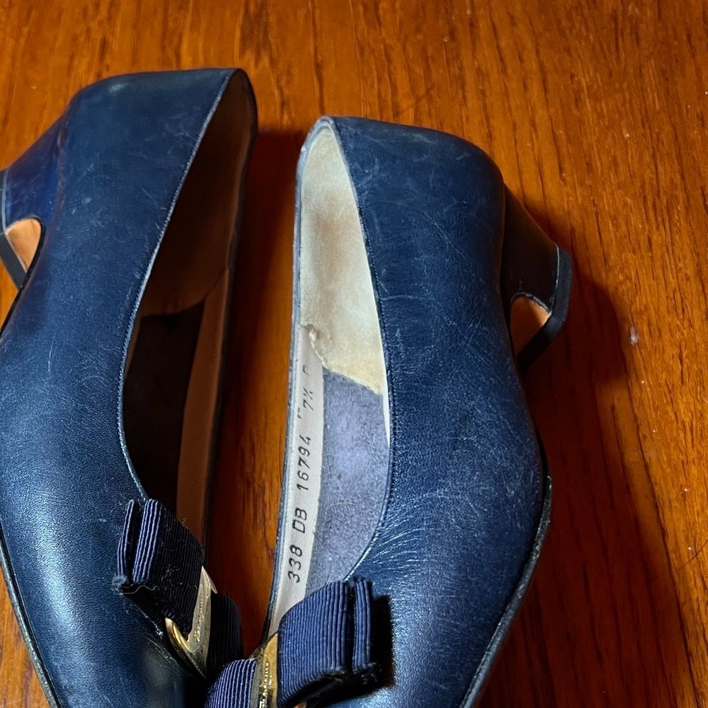 Salvatore Ferragamo Vara Bow Navy shoe 7.5 - Picture 4 of 5